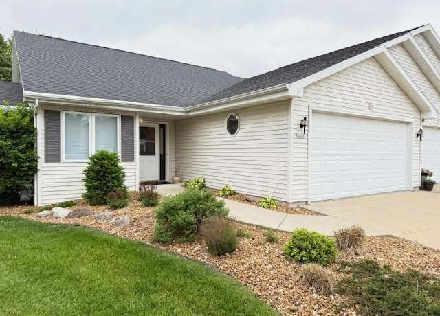 Property at 2425 Noel Ct, Oshkosh, WI 54904, 2 beds, 2 baths