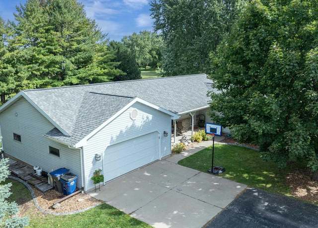 Property at W6626 School Rd, Greenville, WI 54942, 4 beds, 3 baths
