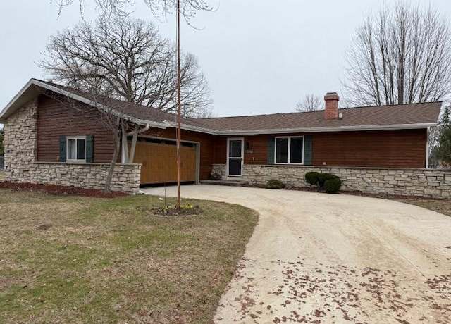 Property at 137 Willis Ct, North Fond Du Lac, WI 54937, 3 beds, 2 baths