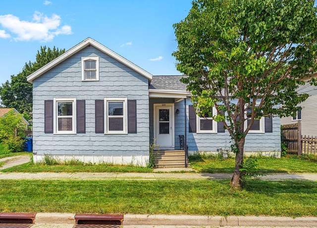 Property at 680 W 5th Ave, Oshkosh, WI 54902, 2 beds, 1 bath