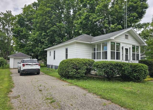 Property at 131 W Center St, Wautoma, WI 54982, 2 beds, 1 bath