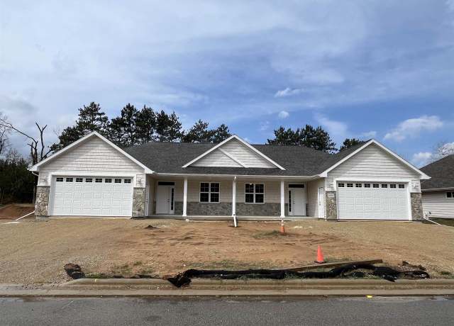 Property at 2093 Abbey Rd, New London, WI 54961, 3 beds, 2 baths