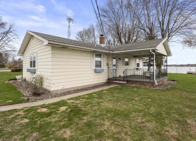 Property at 1731 Butte Des Morts Beach Rd, Neenah, WI 54956, 2 beds, 1 bath
