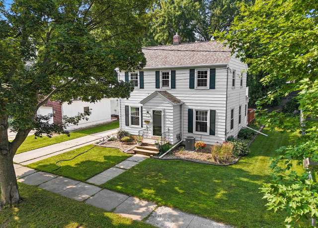 Property at 1145 Division St, Green Bay, WI 54303, 3 beds, 2.5 baths