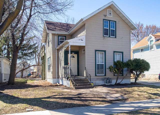 Property at 751 Woodland Ave, Oshkosh, WI 54901, 6 beds, 2 baths