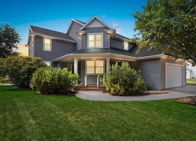 Property at 321 E Apple Creek Rd, Appleton, WI 54913, 5 beds, 2.5 baths