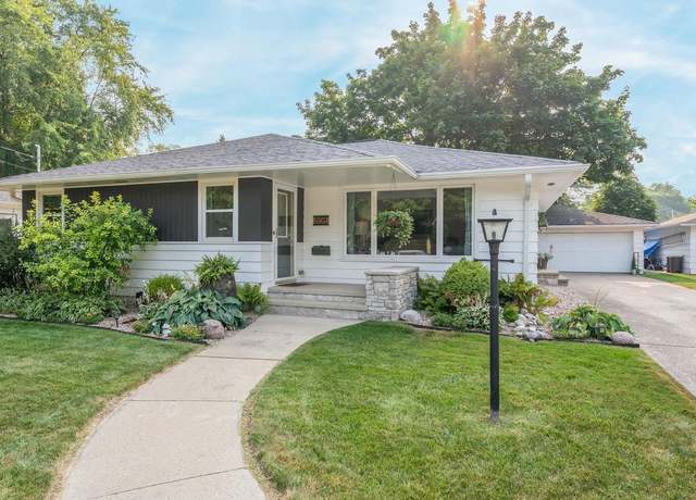 Property at 808 Ida St, Menasha, WI 54952, 3 beds, 1 bath