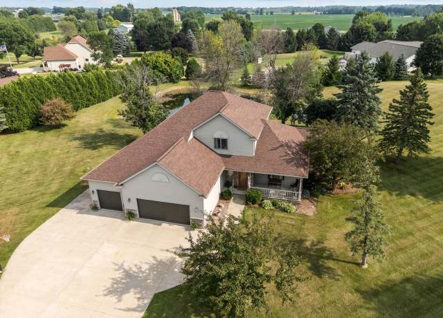 Property at N966 Spring Valley Dr, Hortonville, WI 54944, 4 beds, 3.5 baths