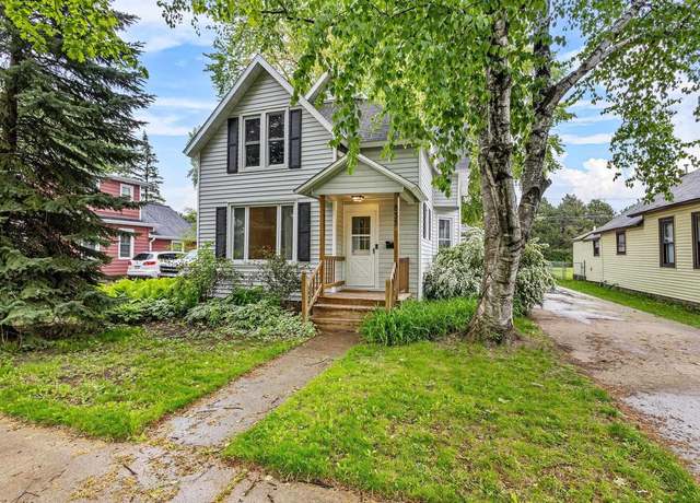 Property at 835 S Oakland Ave, Green Bay, WI 54304, 4 beds, 1.5 baths