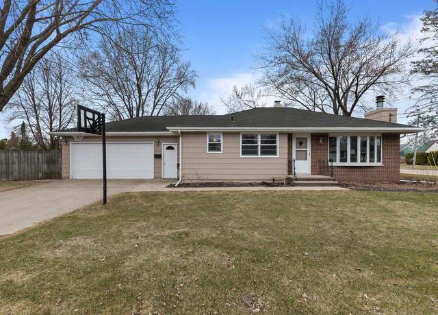 Property at 2013 S Henry St, Neenah, WI 54956, 3 beds, 1 bath