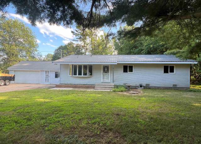 Property at W5595 Evergreen Rd, Menominee, MI 49858, 3 beds, 2 baths