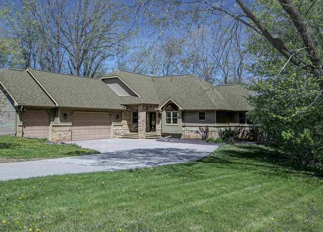 Property at 114 W 13th St, Kaukauna, WI 54130, 5 beds, 3.5 baths