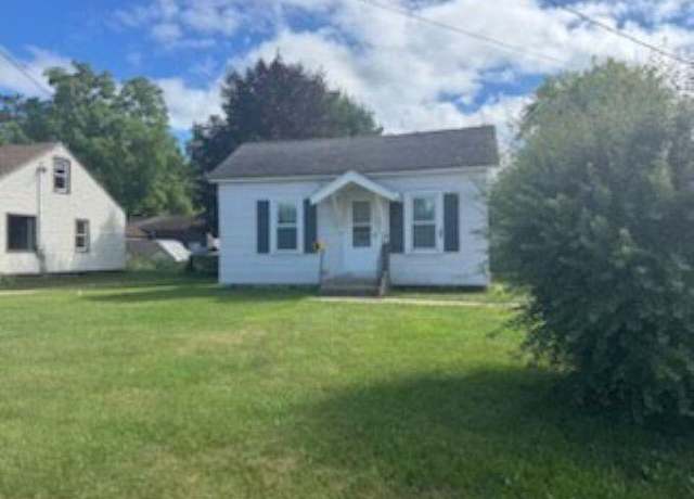 Property at 24 E 3rd St, Clintonville, WI 54929, 2 beds, 1 bath