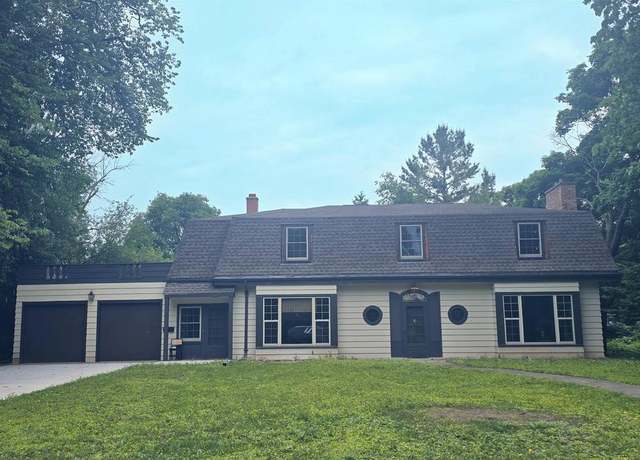 Property at 1203 Hewitt St, Neenah, WI 54956, 3 beds, 2.5 baths