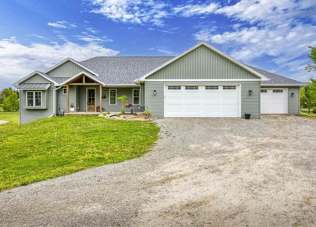 Property at N994 North Rd, Hortonville, WI 54944, 3 beds, 2.5 baths