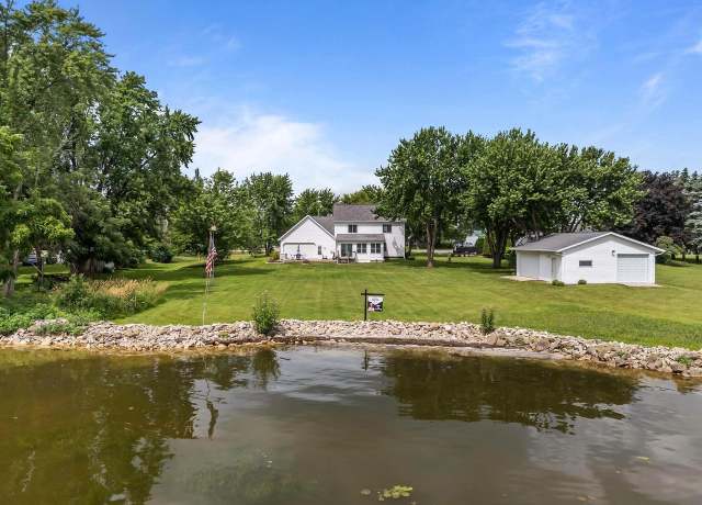 Property at N7861 Lakeshore Dr, Fond Du Lac, WI 54937, 3 beds, 2 baths