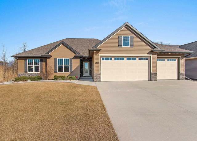Property at 1849 Meadowland Ct, Green Bay, WI 54311, 3 beds, 2.5 baths