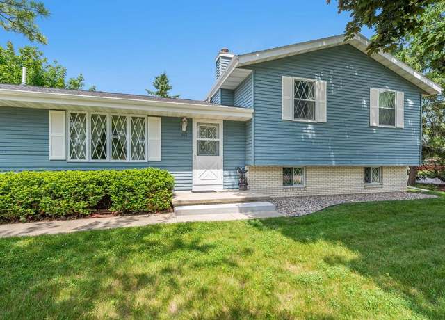 Property at 914 Elm St, Winneconne, WI 54986, 4 beds, 2 baths