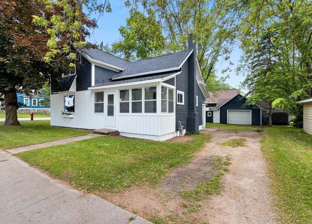 Property at 206 W Willow St, Bear Creek, WI 54922, 3 beds, 2 baths