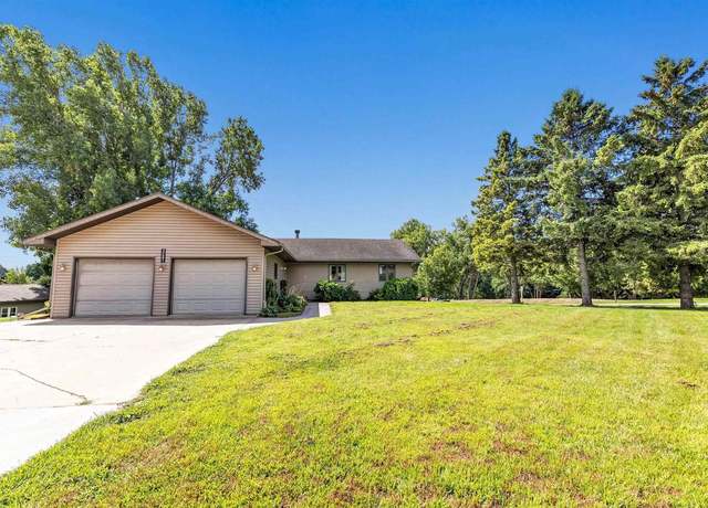 Property at 3241 Glendale Ave, Green Bay, WI 54313, 4 beds, 3 baths
