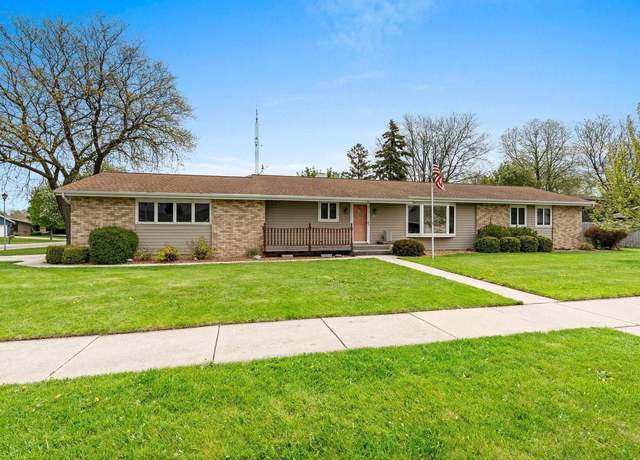 Property at 95 S Pioneer Pkwy, Fond Du Lac, WI 54935, 3 beds, 2 baths