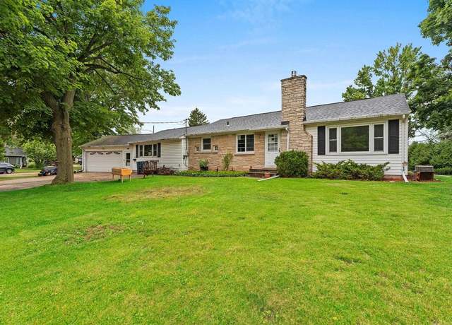Property at 1417 Oakridge Ave, Kaukauna, WI 54130, 3 beds, 1 bath