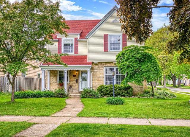 Property at 326 W Parkway Blvd, Appleton, WI 54911, 4 beds, 2.5 baths
