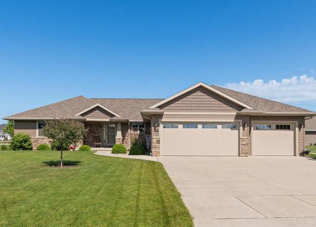 Property at 1796 Applewood Dr, De Pere, WI 54115, 3 beds, 2.5 baths
