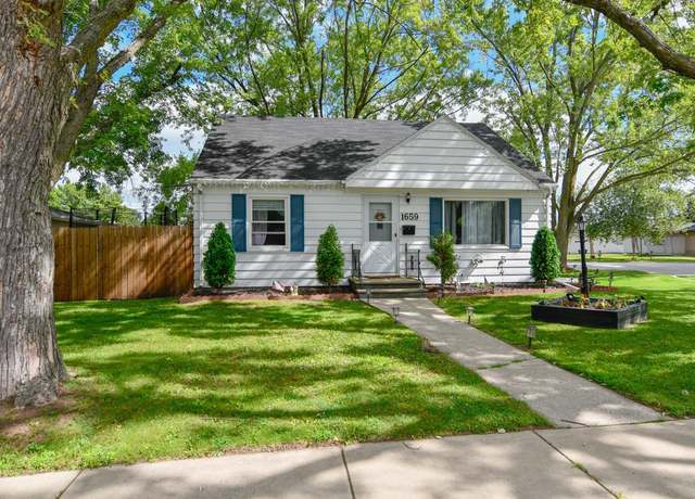 Property at 1659 Loretta Ln, Green Bay, WI 54302, 3 beds, 1 bath