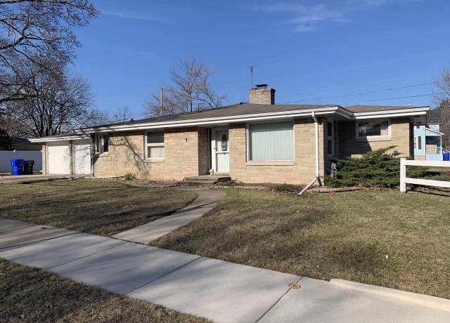 Property at 745 E Calumet St, Appleton, WI 54915, 3 beds, 2 baths