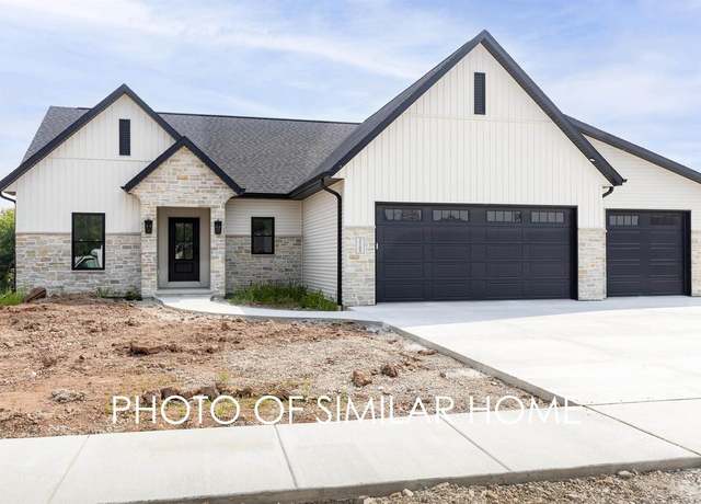 Property at W5851 Delta Dr, Menasha, WI 54952, 4 beds, 3.5 baths