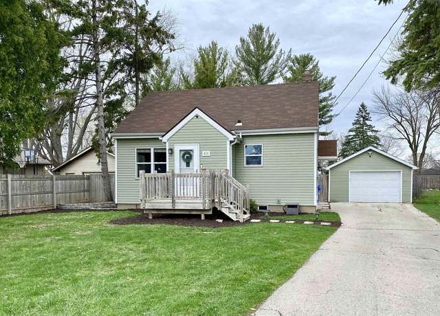 Property at 438 W Foster St, Appleton, WI 54915, 3 beds, 2 baths
