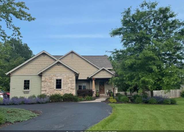 Property at 4920 N Meade St, Appleton, WI 54913, 4 beds, 3.5 baths