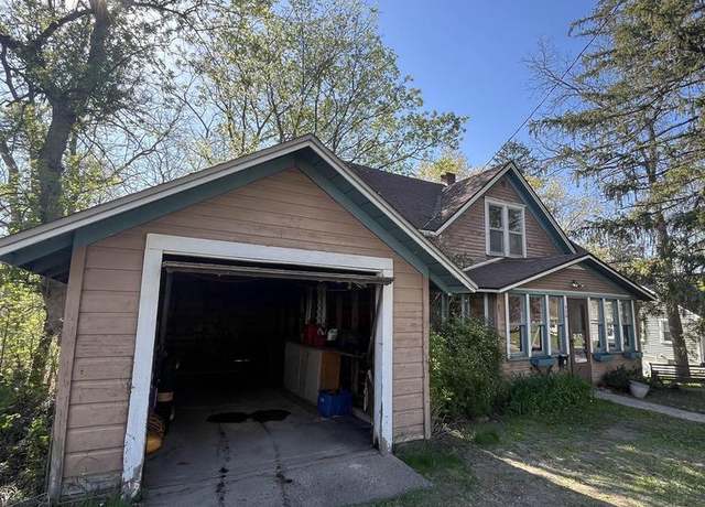 Property at 520 S Washington St, Waupaca, WI 54981, 3 beds, 1.5 baths