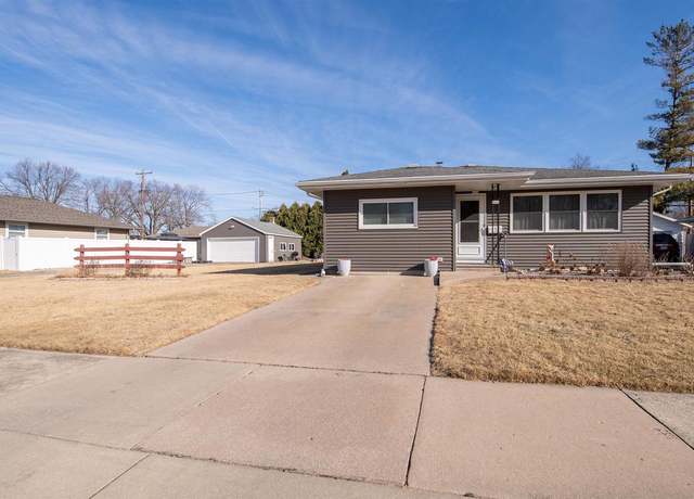 Property at 442 Hawk St, Oshkosh, WI 54902, 2 beds, 1 bath
