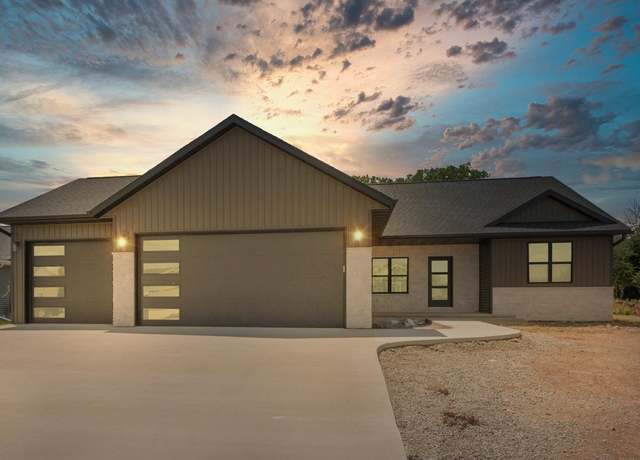 Property at 2599 N Stellita Cir, De Pere, WI 54115, 3 beds, 2.5 baths