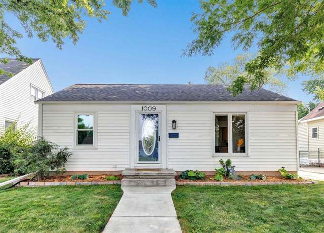 Property at 1009 Gross Ave, Green Bay, WI 54304, 2 beds, 1 bath