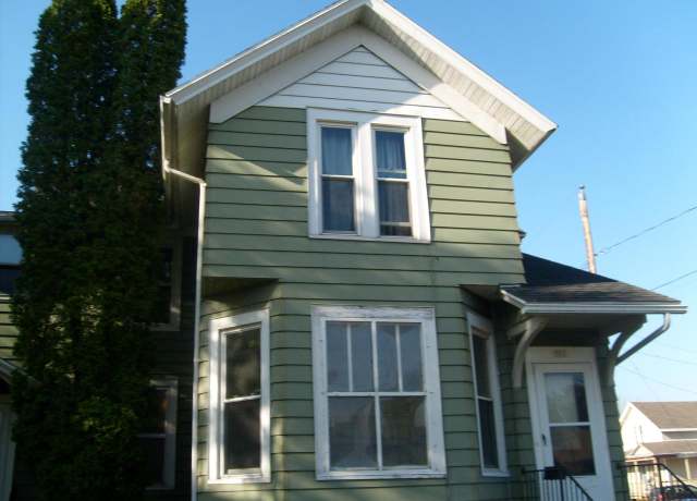 Property at 701 Otter Ave, Oshkosh, WI 54901, 5 beds, 2 baths