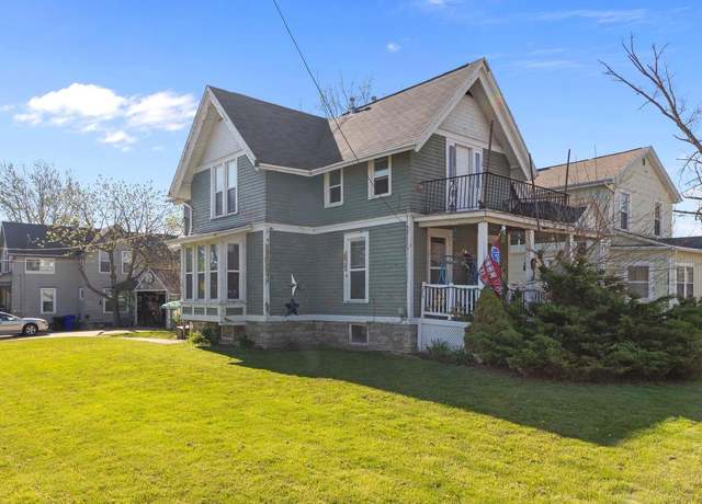 Property at 802 S Memorial Dr, Appleton, WI 54911, 4 beds, 2 baths