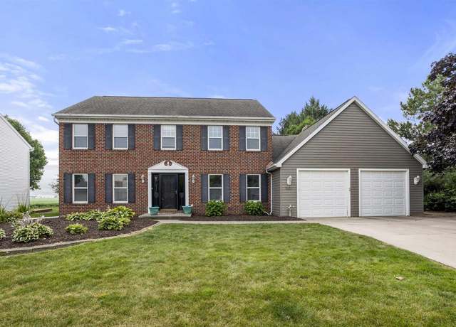 Property at 2421 W Twin Willows Dr, Appleton, WI 54914, 4 beds, 2.5 baths