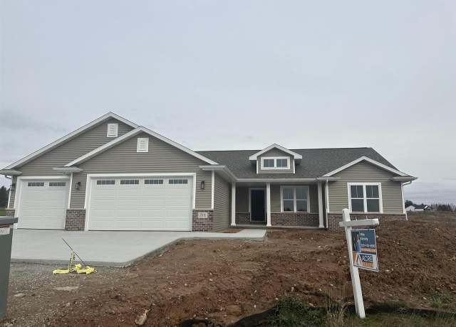Property at 711 Wildwind Dr, Hortonville, WI 54944, 3 beds, 2 baths