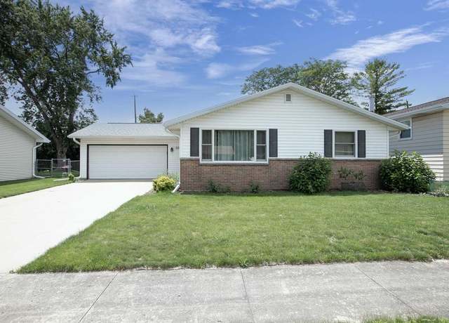Property at 915 W Whittier Dr, Appleton, WI 54914, 3 beds, 1.5 baths
