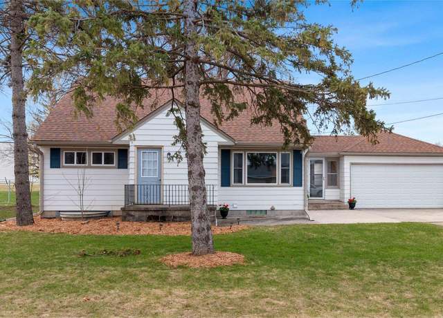 Property at 701 W Greve Ct, Hilbert, WI 54129, 3 beds, 2 baths