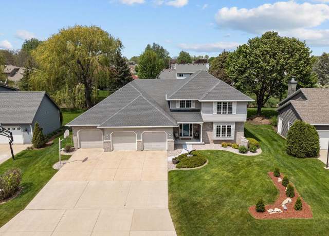 Property at 3221 N Country Run Dr, Appleton, WI 54914, 4 beds, 3 baths