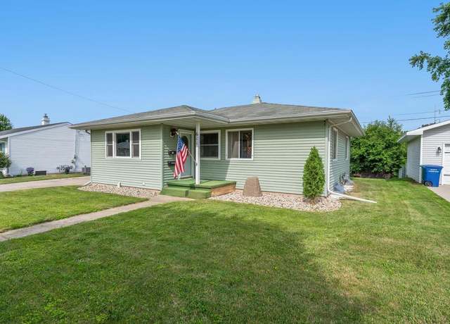 Property at 611 Park St, Combined Locks, WI 54113, 3 beds, 1 bath