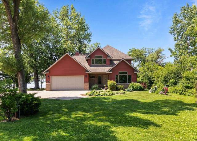 Property at 2740 Marine Dr, Oshkosh, WI 54901, 3 beds, 3 baths