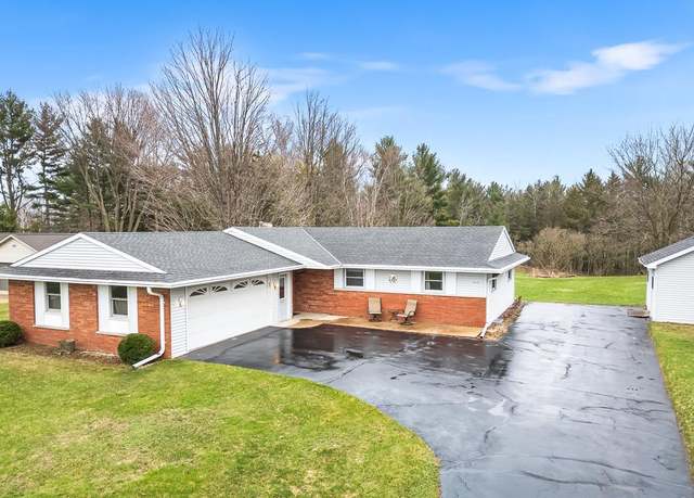 Property at 4527 Glendale Ave, Green Bay, WI 54313, 4 beds, 2 baths