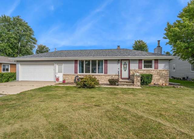 Property at 3030 N Morrison St, Appleton, WI 54911, 3 beds, 1.5 baths