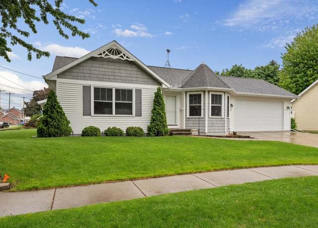 Property at 395 Foster St, Oshkosh, WI 54902, 3 beds, 2 baths