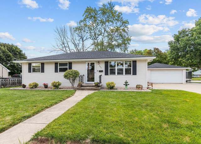Property at 625 Park St, Combined Locks, WI 54113, 3 beds, 1.5 baths